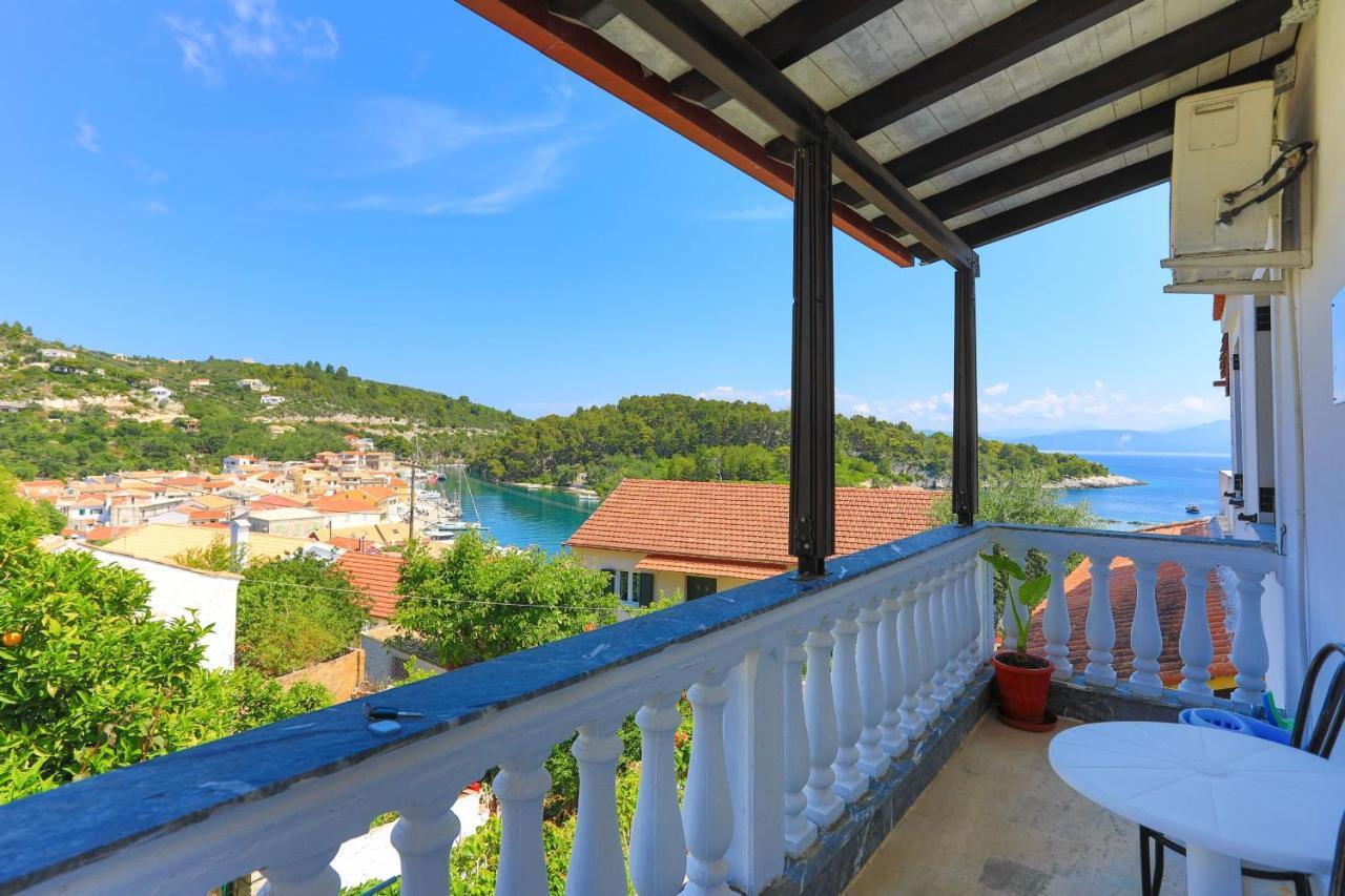 Апартаменты Vista Mare Faros Гайос Экстерьер фото